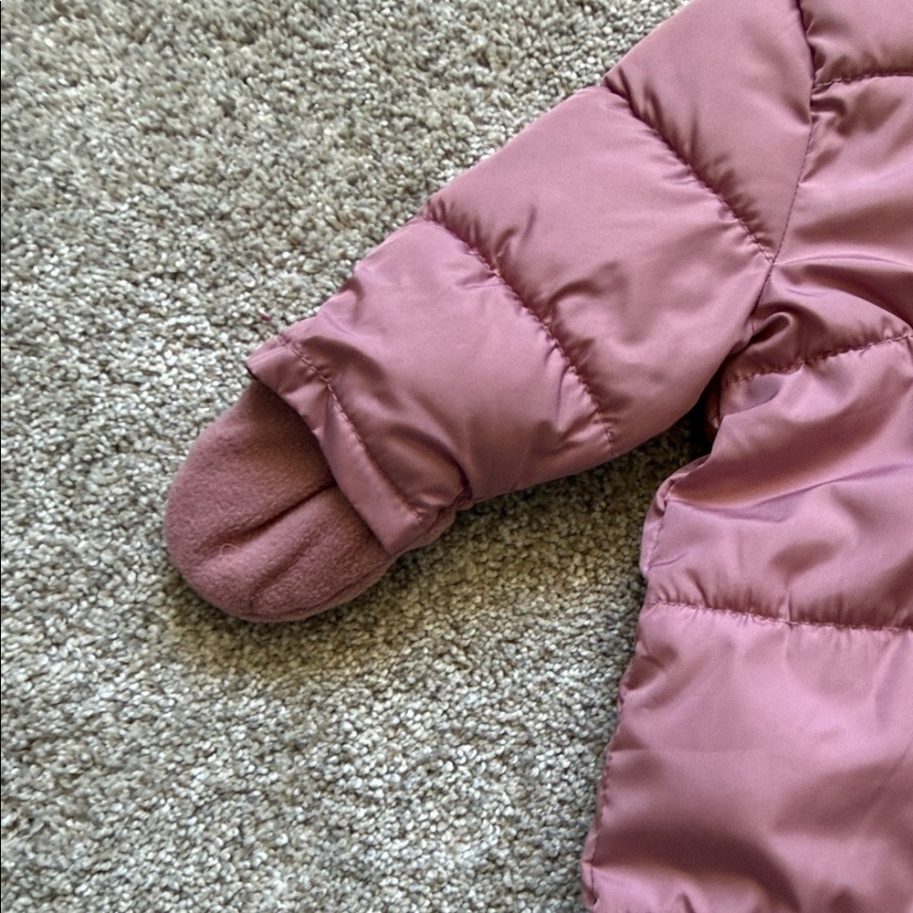 Old Navy Baby Girls Water-Resistant Frost Free Puffer Snowsuit Woodrose 0-3month - Picture 4 of 10